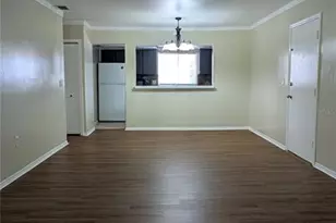 8605 Champlain Ct, Tampa, FL 33614 - Photo 3