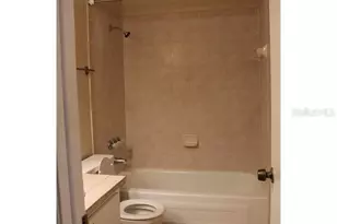8605 Champlain Ct, Tampa, FL 33614 - Photo 5