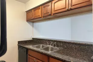 5440 S MacDill Ave, Tampa, FL 33611 - Photo 9