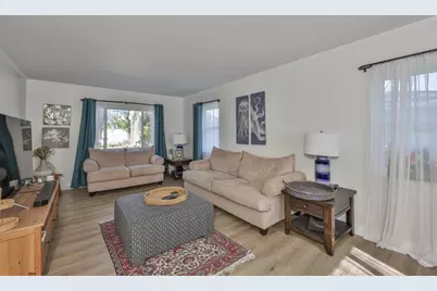 1279 86th Avenue N, Saint Petersburg, FL 33702 - Photo 7
