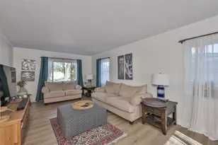 1279 86th Ave N, Saint Petersburg, FL 33702 - Photo 7
