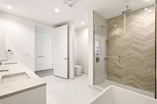 400 Central Ave, Saint Petersburg, FL 33701 - Photo 19