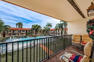 10365 Paradise Blvd, Treasure Island, FL 33706 - Photo 9