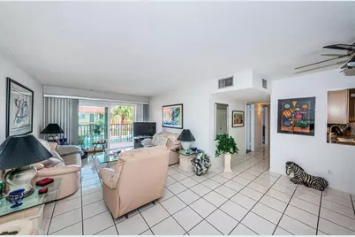10365 Paradise Boulevard #16, Treasure Island, FL 33706 - Photo 3