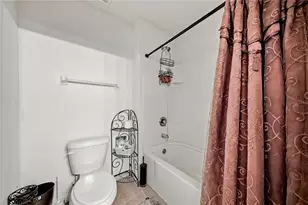 8128 Harwich Port Ln, Gibsonton, FL 33534 - Photo 29