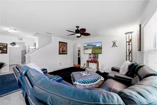 8128 Harwich Port Ln, Gibsonton, FL 33534 - Photo 7