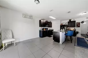 8128 Harwich Port Ln, Gibsonton, FL 33534 - Photo 9