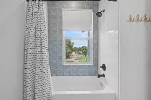 911 E Osborne Ave, Tampa, FL 33603 - Photo 25