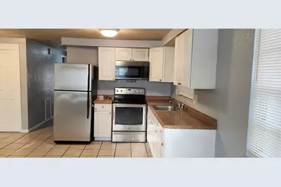 9809 N Jasmine Avenue #B, Tampa, FL 33612 - Photo 3