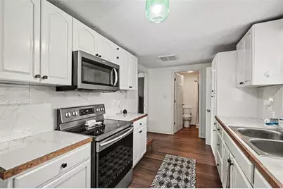 1611 Smithfield Circle W, Lakeland, FL 33801 - Photo 9