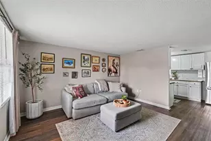1611 Smithfield Circle W, Lakeland, FL 33801 - Photo 3