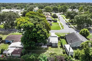 1611 Smithfield Circle W, Lakeland, FL 33801 - Photo 23