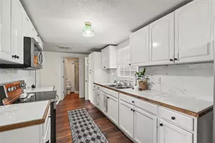 1611 Smithfield Circle W, Lakeland, FL 33801 - Photo 11