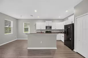2637 Walden Woods Dr, Plant City, FL 33566 - Photo 7