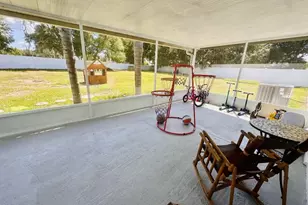 1831 Kim Acres Ln, Dover, FL 33527 - Photo 13