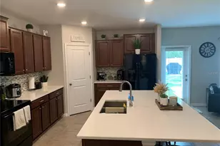 10460 Carloway Hills Dr, Wimauma, FL 33598 - Photo 9