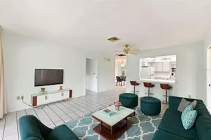 127 Wintersong Ln, Sun City Center, FL 33573 - Photo 9