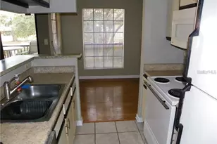 8722 Mallard Reserve Dr, Tampa, FL 33614 - Photo 7