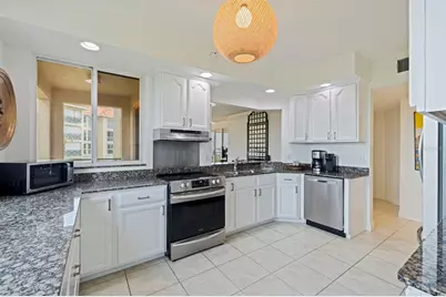 4737 Dolphin Cay Lane S #401, Saint Petersburg, FL 33711 - Photo 5