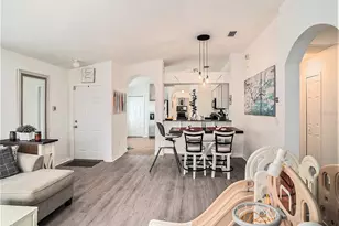 7833 Carriage Pointe Dr, Gibsonton, FL 33534 - Photo 7