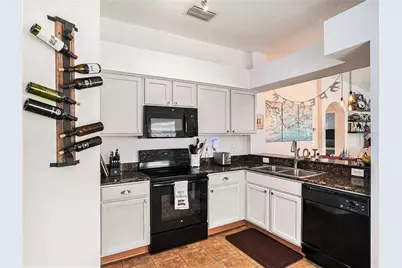 7833 Carriage Pointe Drive, Gibsonton, FL 33534 - Photo 11