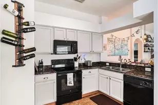 7833 Carriage Pointe Dr, Gibsonton, FL 33534 - Photo 11
