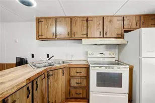 5318 Astrid Dr, Zephyrhills, FL 33541 - Photo 7