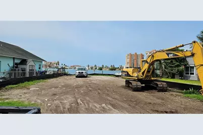 623 180th Avenue E, Redington Shores, FL 33708 - Photo 5