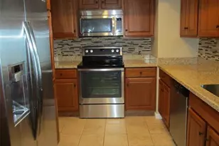 285 107th Ave, Treasure Island, FL 33706 - Photo 15