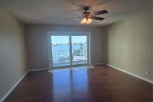 285 107th Ave, Treasure Island, FL 33706 - Photo 15