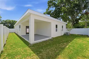 5111 68th St N, Saint Petersburg, FL 33709 - Photo 23