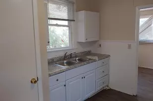 1924 30th St S, Saint Petersburg, FL 33712 - Photo 11
