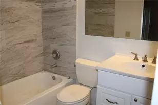 6121 56th Ave N, Saint Petersburg, FL 33709 - Photo 9