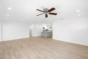 1867 Michigan Ave NE, Saint Petersburg, FL 33703 - Photo 7