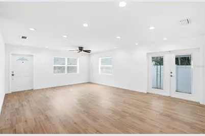 1867 Michigan Avenue NE, Saint Petersburg, FL 33703 - Photo 5