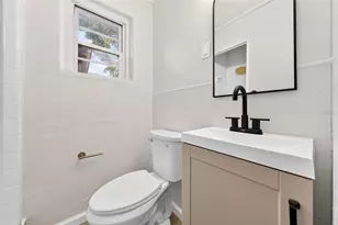 1202 E Caroline St, Tavares, FL 32778 - Photo 9