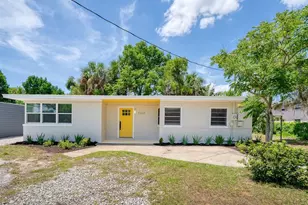 1202 E Caroline St, Tavares, FL 32778 - Photo 1