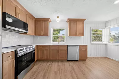 1202 E Caroline Street, Tavares, FL 32778 - Photo 5