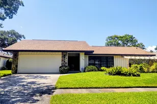 619 Riviera Bay Dr NE, Saint Petersburg, FL 33702 - Photo 1