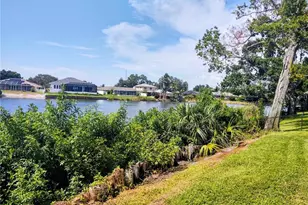 619 Riviera Bay Dr NE, Saint Petersburg, FL 33702 - Photo 19