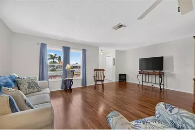 907 Bluewater Drive, Sun City Center, FL 33573 - Photo 5