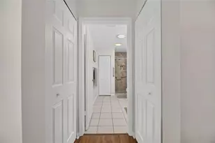 907 Bluewater Dr, Sun City Center, FL 33573 - Photo 27