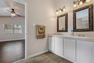 4007 Harbor Lake Dr, Lutz, FL 33558 - Photo 19