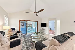 1124 Golfview Woods Dr, Sun City Center, FL 33573 - Photo 5