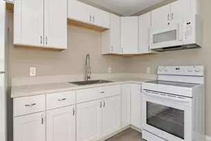 1207 62nd Ave E, Bradenton, FL 34203 - Photo 3