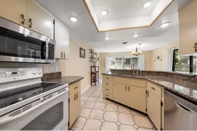 12811 Lake Drive, Largo, FL 33774 - Photo 15