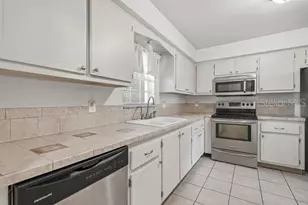 1706 Belleair Forest Dr, Clearwater, FL 33756 - Photo 9
