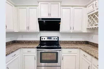 10132 Grand Oak Circle, Madeira Beach, FL 33708 - Photo 17