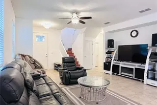10132 Grand Oak Cir, Madeira Beach, FL 33708 - Photo 7