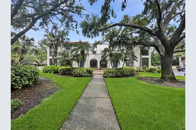 484 Santa Cruz Place NE #D, Saint Petersburg, FL 33703 - Photo 1